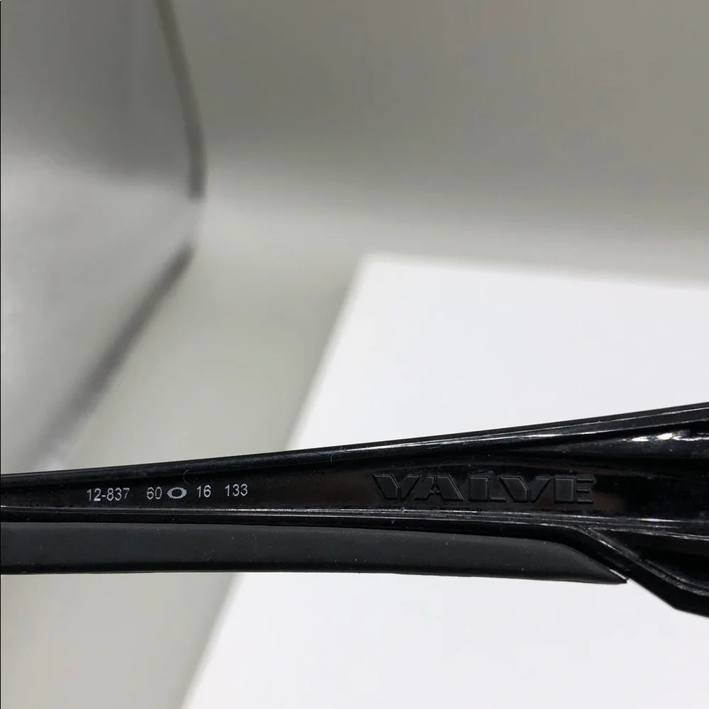 Oakley Valve 12-837 Sunglasses Sleek Black Polarized Wrap